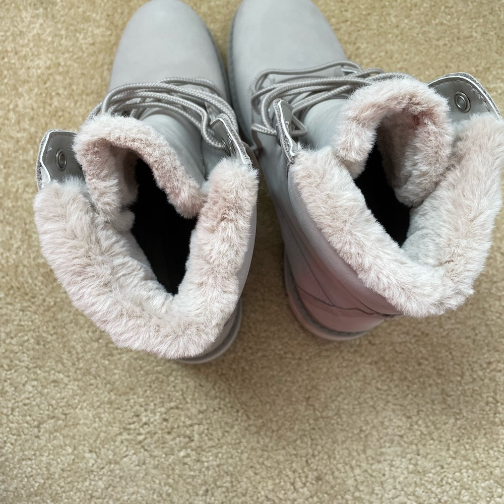 Timberland Boots - Picture 3 of 5